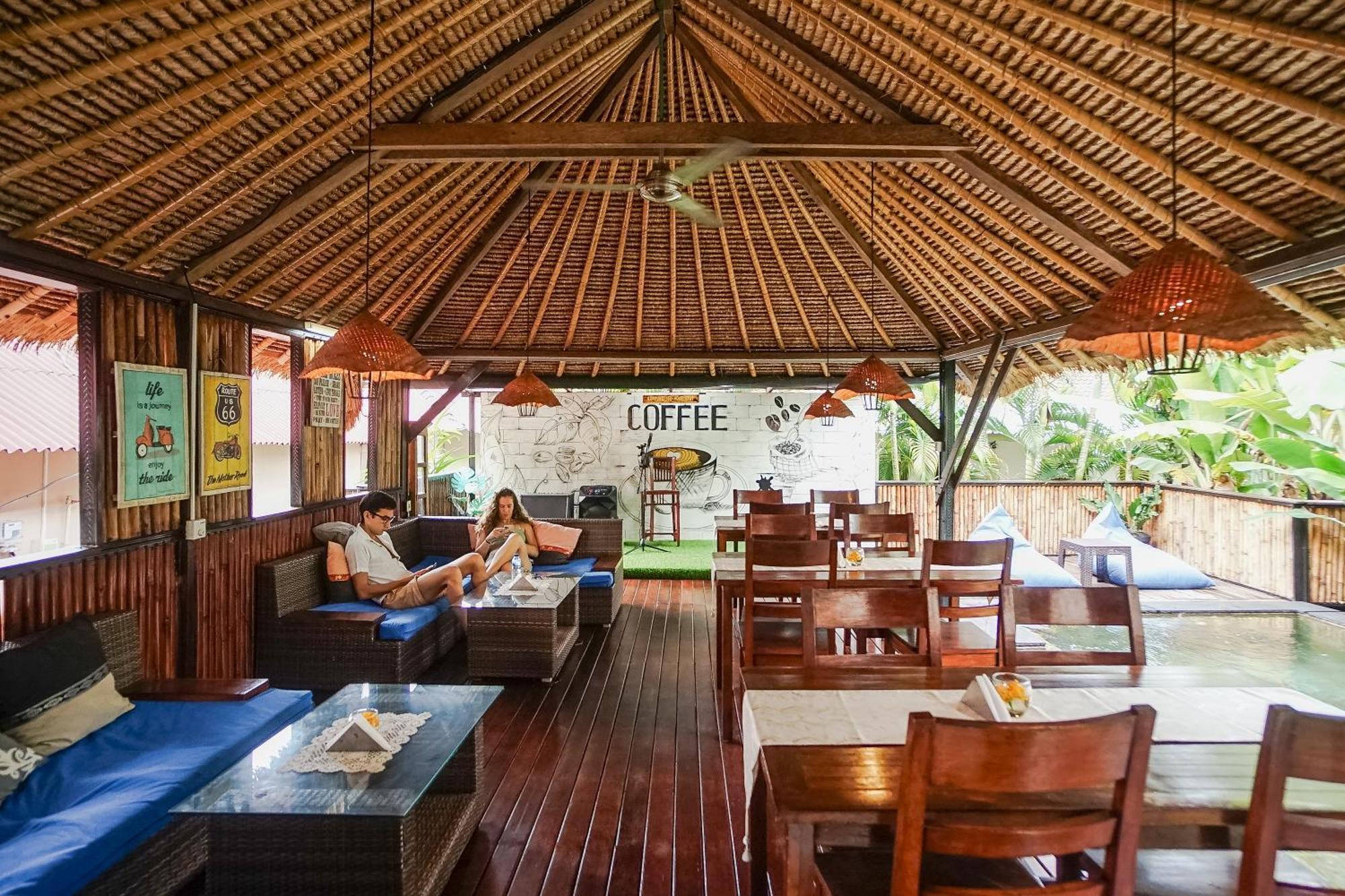 Kampung 168 Hotel Jimbaran Kültér fotó