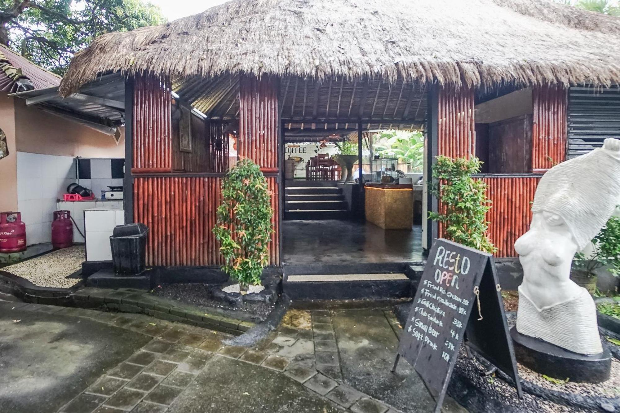 Kampung 168 Hotel Jimbaran Kültér fotó