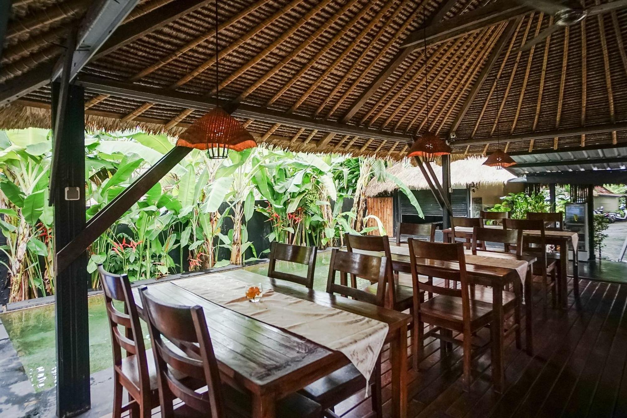 Kampung 168 Hotel Jimbaran Kültér fotó